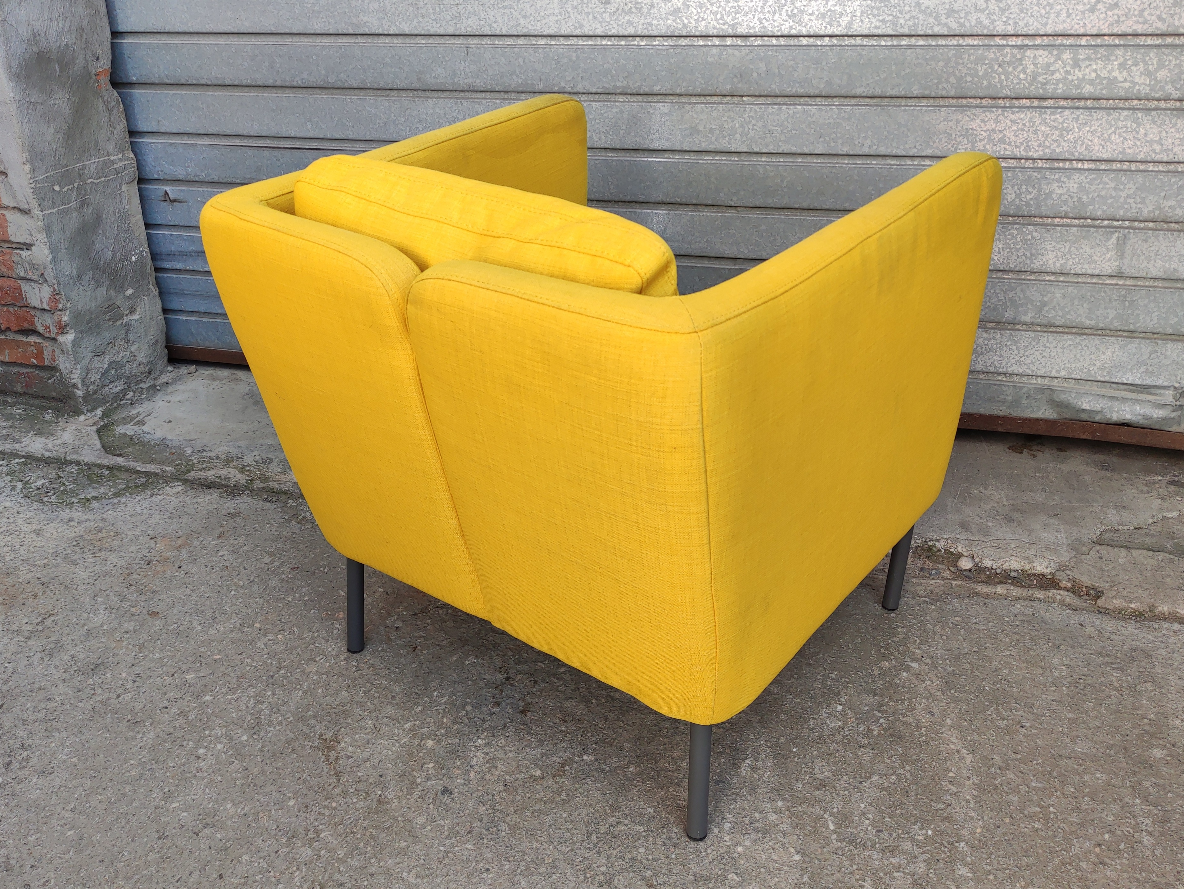 sillon amarillo manchado 44-74x70x74 1u